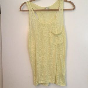 Light yellow tank